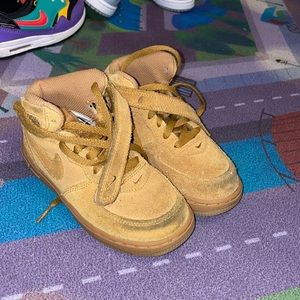 Nike Air Force One (Mid)